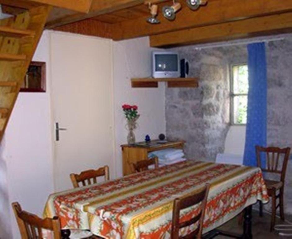 Ferme Auberge La Tindelle La Cresse Szoba fotó